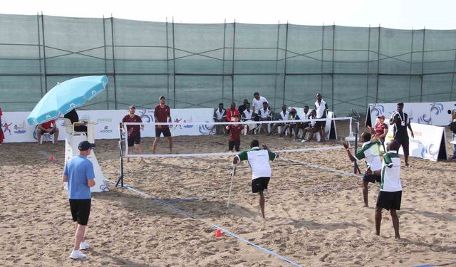 Mersin’de dünyada ilk kez düzenlenen Bedensel Engelliler Plaj Oyunları başladı