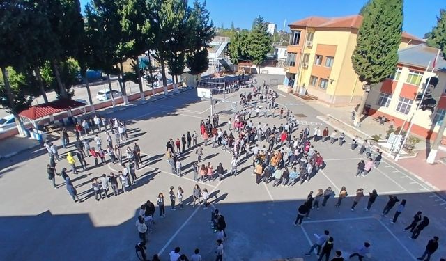 Mersin’de tüm okullarda eş zamanlı afet tatbikatı gerçekleştirildi