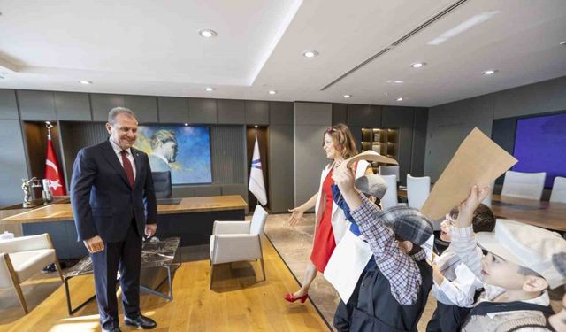 Öğrenciler, cumhuriyet coşkusunu Başkan Seçer’le paylaştı