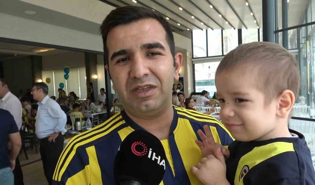 Sarı lacivertli balonlar kanseri yenen Fenerbahçeli Tamer Talha için gökyüzüne bırakıldı