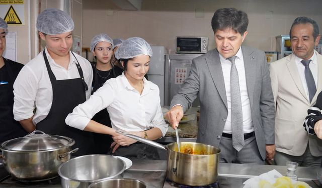 Özdemirci: “Mesleki Eğitim, Türkiye’nin Güçlü Geleceğinin Anahtarıdır”