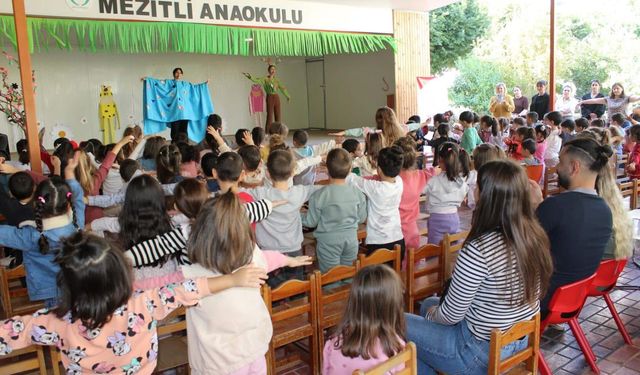 Mezitli'de Minikler “Fidan ile Dere” Masalıyla Hem Eğlendi Hem Öğrendi