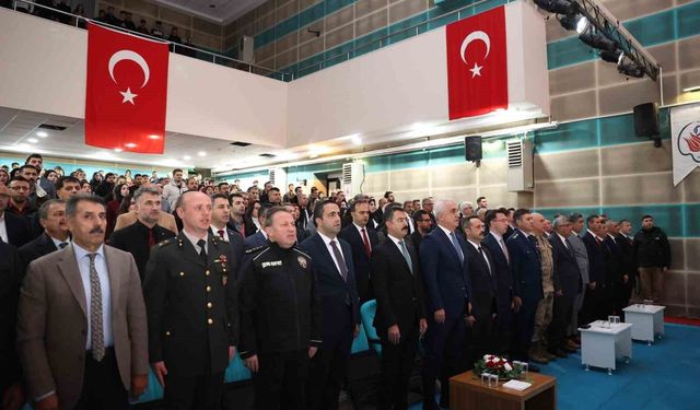 24 Kasım Öğretmenler Günü Muş'ta törenle kutlandı