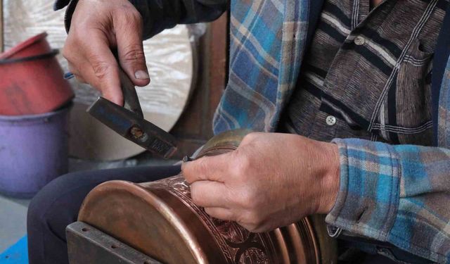43 yıllık bakır ustası mesleğin sona ermesinden korkuyor