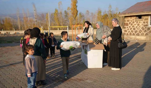 Almanya’dan Muş’a gönülleri ısıtan yardım: Bin çocuğa kışlık yardım
