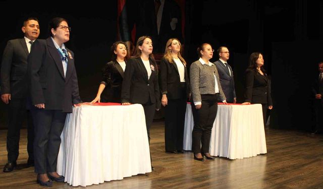 Aydın'da göreve yeni başlayan 8 öğretmen yemin etti