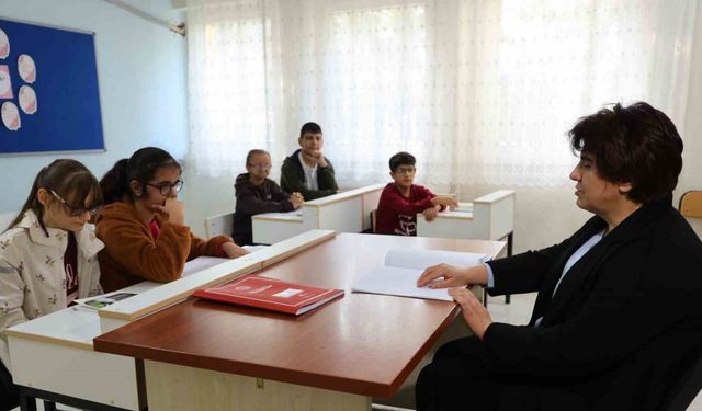 Azmin zaferi; görme engelli Züleyha öğretmen 22 yılda kendi gibi 300 öğrenciye ışık oldu