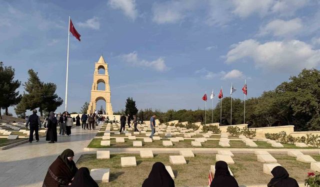 Erzurumlu şehit aileleri Çanakkale 57. Alay Şehitliğinde hüzünlendiler