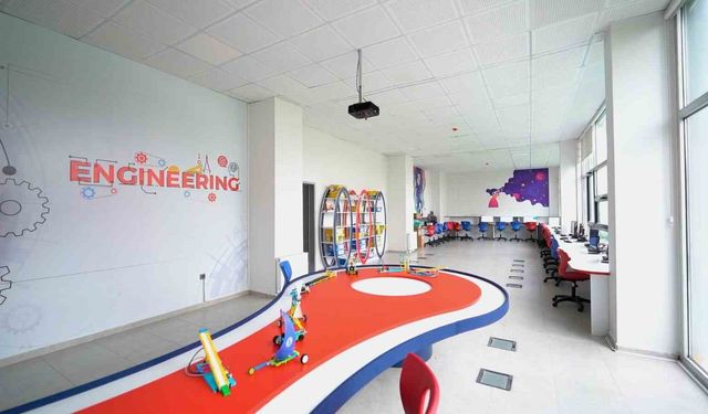 Gökkuşağı Koleji'nden 24 Kasım Mesajı: 'Öğretmenler, eğitimde mükemmellik yolculuğumuzun öncü liderleridir'