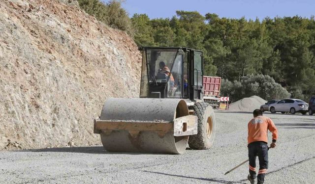 Gülnar’da 5 mahalleyi birbirine bağlayan yol yenilendi