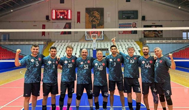 İlk kez katıldıkları turnuvada çeyrek finale yükseldiler