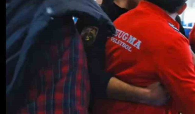 Kadın voleybol maçında kavga kamerada