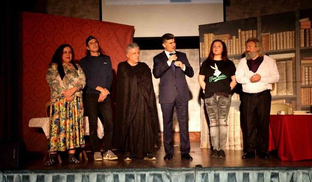 Mersin’de gençler madde bağımlılığına karşı tiyatro ile bilinçleniyor