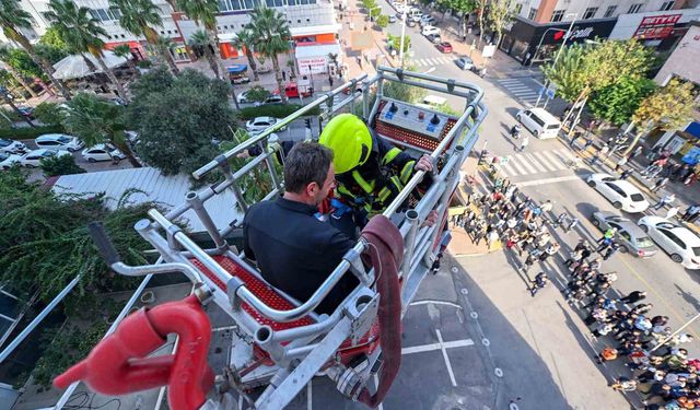 Mersin'de iş merkezinde yangın ve kurtarma tatbikatı yapıldı