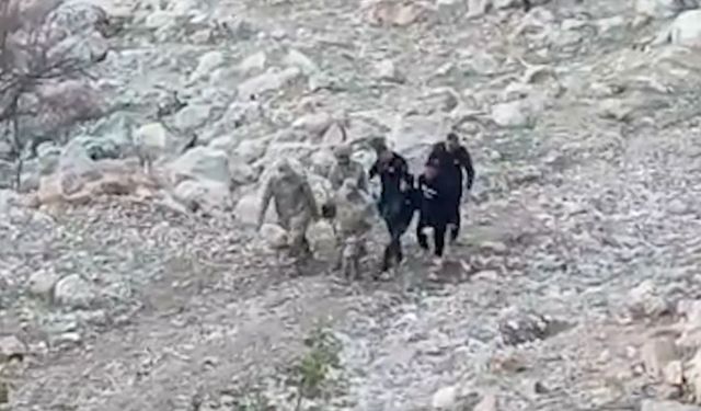 Siirt'te araç şarampole yuvarlandı: 1'i ağır 4 yaralı