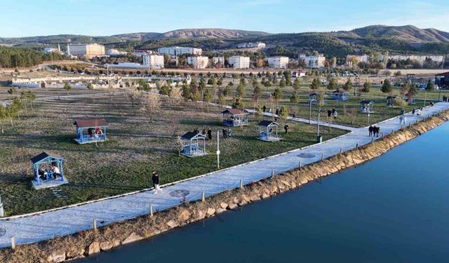 Sivas’ta hava sıcaklıkları mevsim normalleri üzerinde seyretti, vatandaşlar hafta sonunu piknik alanlarında geçirdi