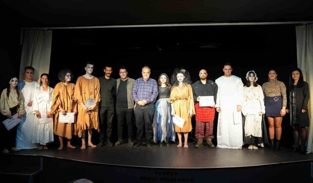 Tarsuslu genç oyuncular modern macbeth uyarlamasıyla sahne aldı