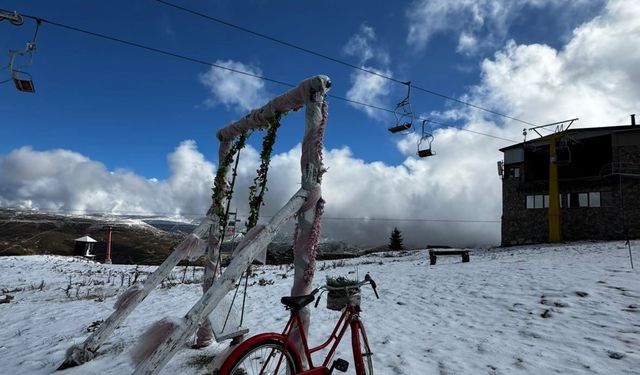 Uludağ sabah saatlerinde beyaza büründü