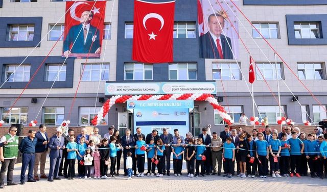 Vali Toros, Şehit Özkan Demir Ortaokulunun açılışına katıldı