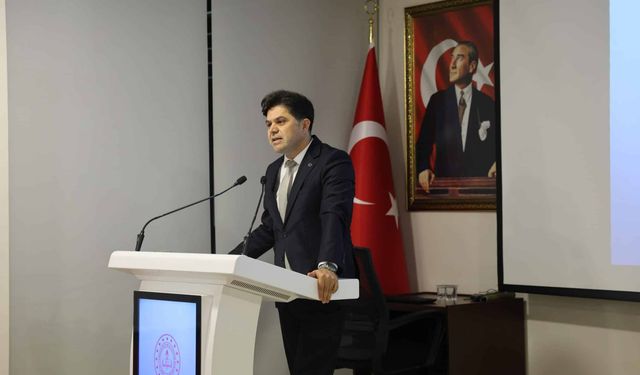 Özdemirci: “Güçlü Okul Yönetimi Türkiye Yüzyılı Vizyonunun Temelidir”