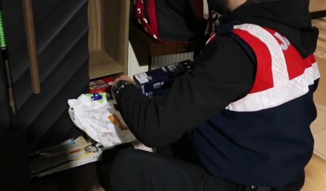 Mersin'de sosyal medya dolandırıcılarına jandarma operasyonu