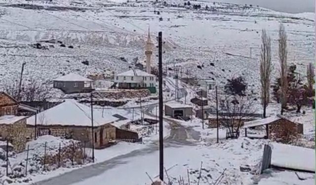 Mersin'in yüksek kesimlerinde kar yağışı etkili oldu