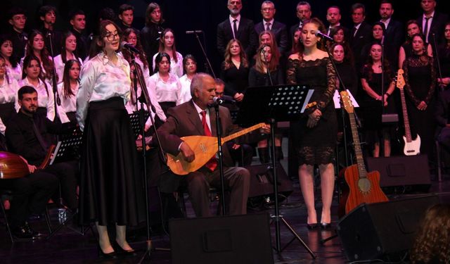 Türk Sanat Müziği Konserinde Üç Kuşak Aynı Sahnede Buluştu