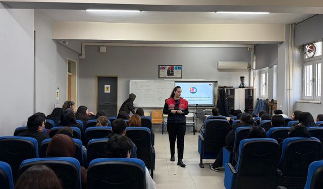 Jandarmadan lise öğrencilerine siber farkındalık eğitimi