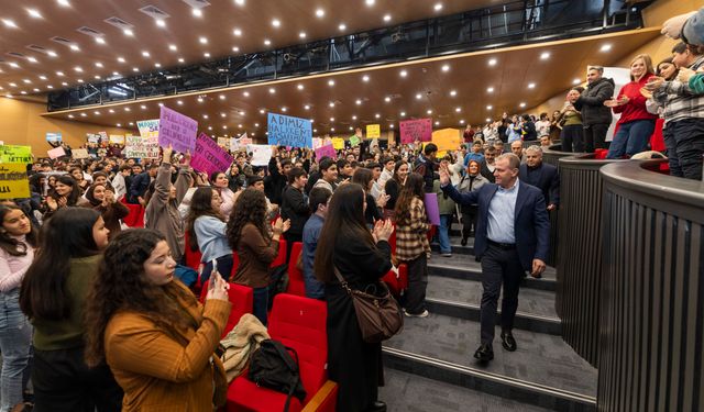 Seçer: 'Mersin, eğitimli gençlerle daha da gelişecek'