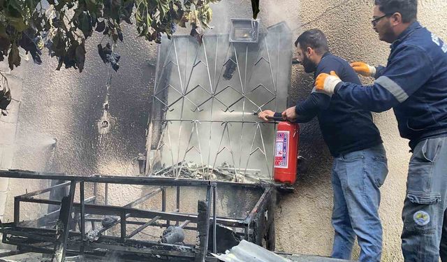 Erdemli'de ev yangını büyümeden söndürüldü