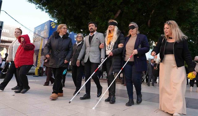 Tarsus'ta Beyaz Baston Haftası'nda farkındalık yürüyüşü