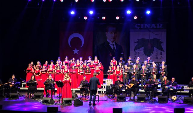 Mersin’de Tarihi Türkü Gecesi : Coşku Salonlara Sığmadı