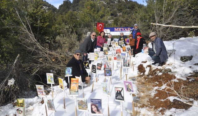 Mersinli Yazarlar Kardelen Kitaplığı Oluşturdu