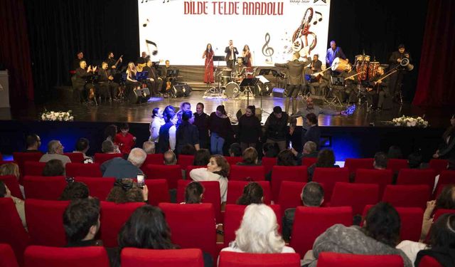 Mersin'de 'Dilde Telde Anadolu' konseriyle türkü rüzgârı esti