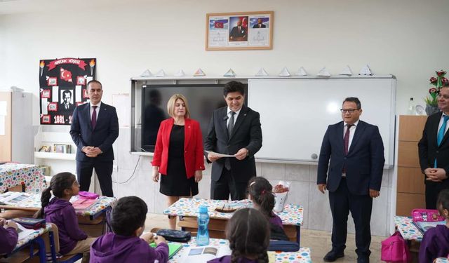 Mersin’de Öğrencilere Bakan'dan Mektup Sürprizi