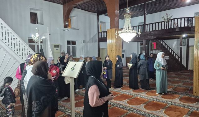 Anamur'da Kadir Gecesinde Sakal-ı Şerif ziyarete açıldı