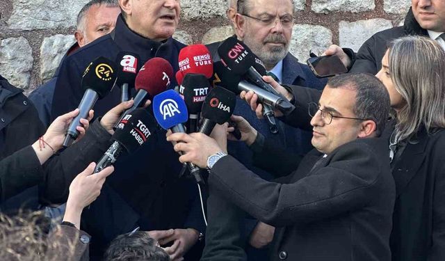 AK Parti Sözcüsü Çelik: 'Prof. Dr. İlber Ortaylı, Türkiye'ye karşı yapılan kara propagandalarda, özellikle Ermeni meselesiyle ilgili ilmiyle, irfanıyla son derece önemli bir duruş sergiledi'