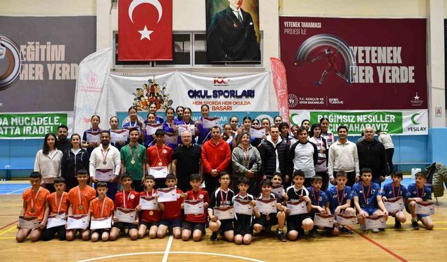 Badminton Yıldızlar Grup Müsabakaları sona erdi