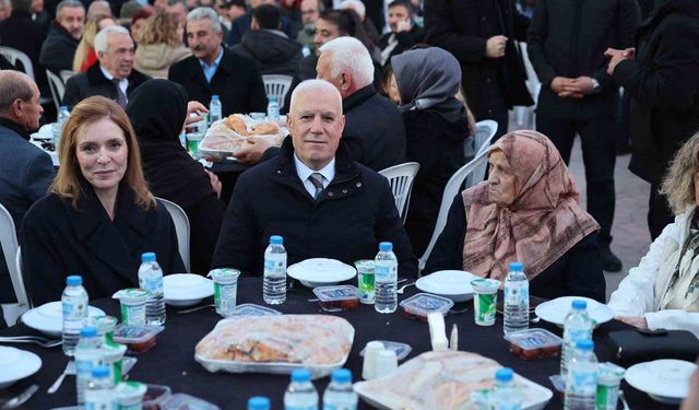 Başkan Bozbey kendi mahallesinde komşularıyla iftar yaptı