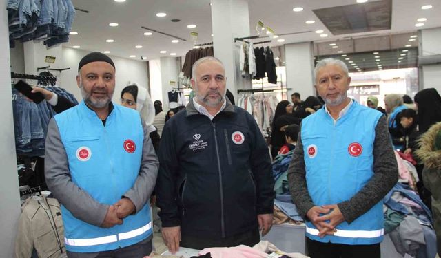 Cizre'de 'Yetim Gülerse Cizre Güler' Projesi