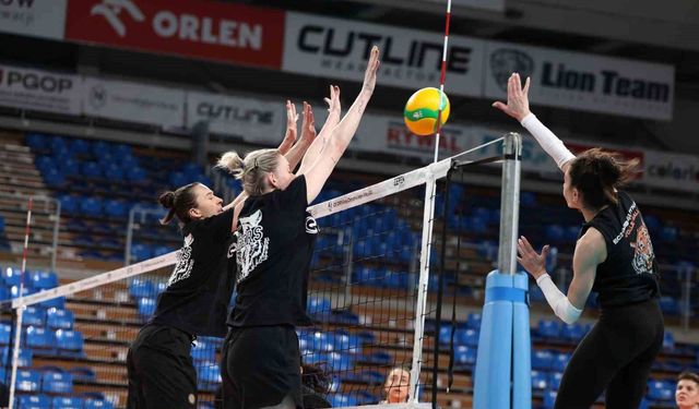 Eczacıbaşı Dynavit dörtlü final için sahada