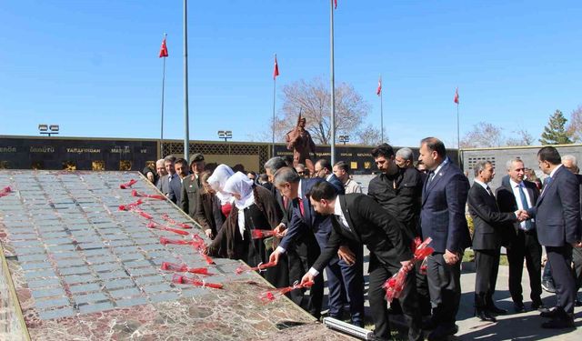 Şırnak'ta Çanakkale Zaferi ve şehitleri anıldı