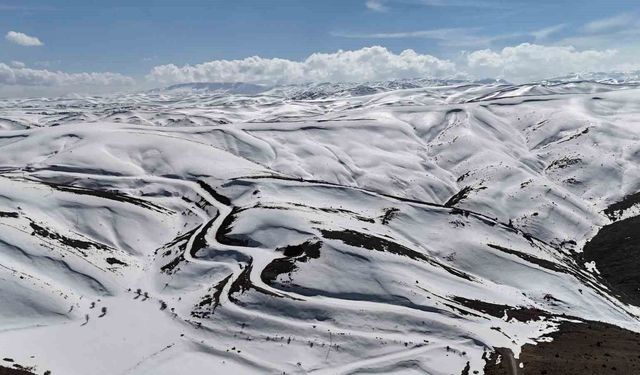 Toroslar'da kar güzelliği havadan görüntülendi