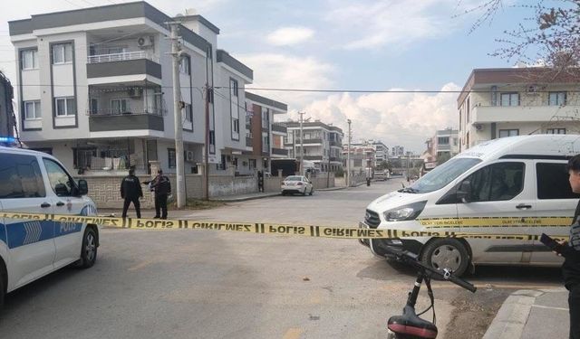 Uzaklaştırma kararını kaldırttığı kocası tarafından bıçaklanan kadın ağır yaralandı