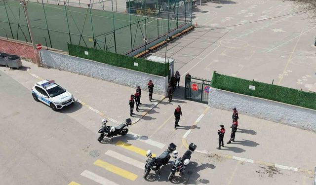 Aksaray'da okullar polisin gözetiminde