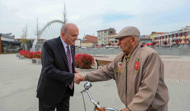 Başkan Özlü sahada vatandaşın talep ve sorunlarını yerinde dinliyor