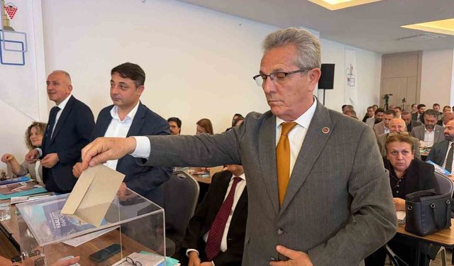 Başkan Tetik Ege Belediyeler Birliği encümen üyeliğine yeniden seçildi