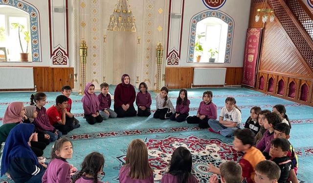 Bayburt'ta öğrencilere yönelik değerler eğitimi programları sürüyor