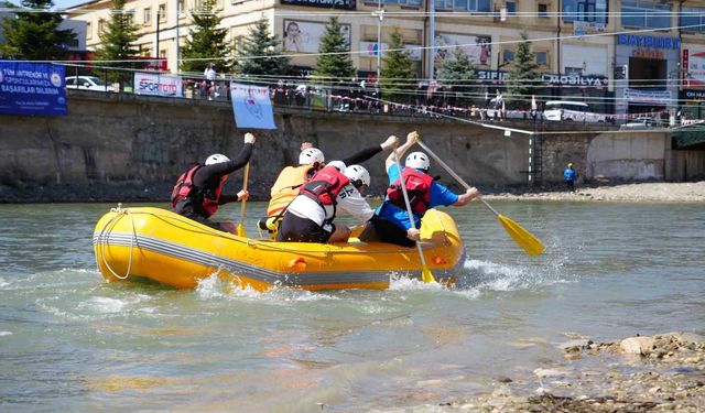 Bayburt'ta 'Üniversiteler Arası Rafting Türkiye Şampiyonası' başladı