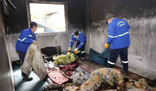Belediye ekipleri yangının izlerini sildi, değerli eşyaları teslim etti